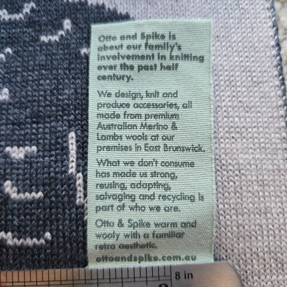 NWT Otto & Spike Merino Scarf Wool Knit Cockatoo Parrot Bird Charcoal GREY